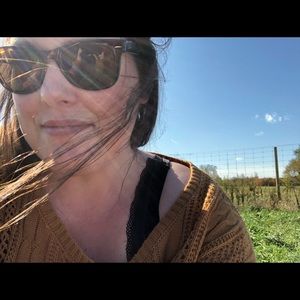 Meet your Posher, Cassandra